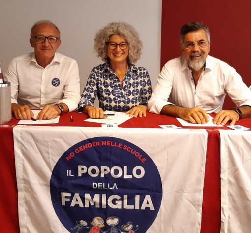 Il Popolo della Famiglia di Savigliano-Saluzzo-Fossano: “Non affidiamo a Dracula la banca del sangue”