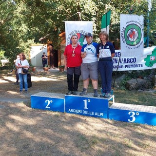 Cristina Omini sul secondo gradino del podio Cristina Omini sul secondo gradino del podio