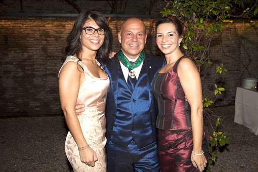 Giuseppe Piumatti insieme alle figlie Sonia e Sabrina
