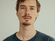 Daniel Chatard ha studiato Fotogiornalismo e Fotografia documentaria ad Hannover e Photography &amp; Society alla Royal Academy of Arts dell’Aia.