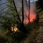 Fulmine provoca un incendio nei boschi sopra Valdieri: intervento nella notte di Vigili del Fuoco e Aib [FOTO]