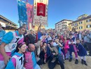 I barghigiani di Brichèt festeggiano Gianluca Zand (Rombo), primo sul traguardo a cavallo di Tuono I barghigiani di Brichèt festeggiano Gianluca Zand (Rombo), primo sul traguardo a cavallo di Tuono