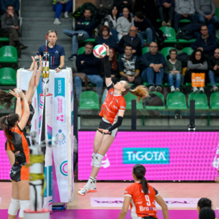 La centrale Ela Koulisiani in azione (foto di Danilo Ninotto)