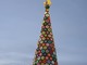 A Pianfei un abete di stoffa alto sette metri per augurare buon Natale