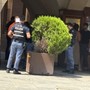 L'intervento dei poliziotti in via Roma L'intervento dei poliziotti in via Roma