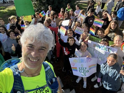 L'assessore Roberto Cavallo, durante una tappa dell'iniziativa  Keep Clean and Run, svoltasi a ottobre 2025
