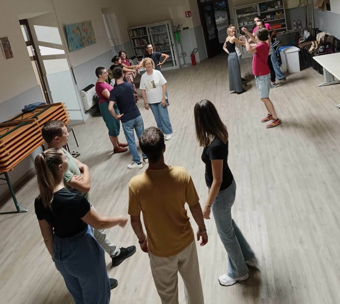 "RiattivaMenti": a Villar San Costanzo quarto appuntamento con il laboratorio di danze occitane "RiattivaMenti": a Villar San Costanzo quarto appuntamento con il laboratorio di danze occitane