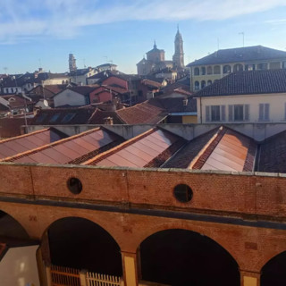 Racconigi: installato l'impianto fotovoltaico sul tetto dell'ala mercatale Racconigi: installato l'impianto fotovoltaico sul tetto dell'ala mercatale