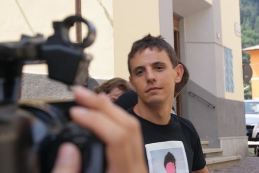 Riccardo Polidoro durante le riprese del videoclip a Castelfelfino