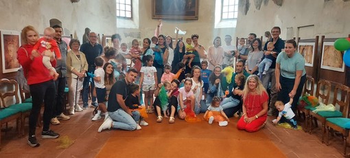 Revello accoglie tra i libri i piccoli nati del 2024 Revello accoglie tra i libri i piccoli nati del 2024