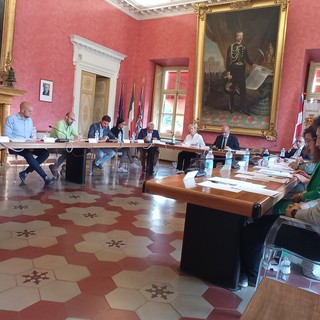 Racconigi, Consiglio comunale al calor bianco nella Città del Castello Racconigi, Consiglio comunale al calor bianco nella Città del Castello