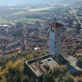 Una panoramica su Revello, Comune della Valle Po che potrebbe non più essere riconosciuto come "montano"