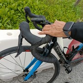 La bicicletta di Alessandro, danneggiata dopo il secondo investimento nel giro di un anno