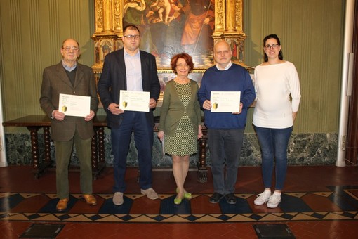 Alba: il sindaco Maurizio Marello ha ricevuto un riconoscimento per l’adesione al progetto “5.000 Barachin in 5 giorni”
