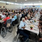 Il pranzo degli anziani di Revello organizzato dal Comune lo scorso settembre Il pranzo degli anziani di Revello organizzato dal Comune lo scorso settembre