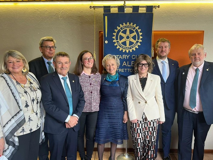 Rosalyne Tricetti, Philippe Tricetti, Franco Allario, Giulia Gai, Piera Arata (Presidente del Rotary Club Alba), Marina Calosso, Luigi Minasso, Lorenzo Gallo
