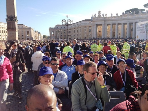 Le Pro loco Saluzzesi in piazza San Pietro per la benedizione di papa Francesco