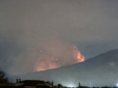 Una foto scattata alle 3.30 di stanotte sulla situazione dell'incendio boschivo (Foto: Cristiano Artusio, Irene Valt Rubiolo) Una foto scattata alle 3.30 di stanotte sulla situazione dell'incendio boschivo (Foto: Cristiano Artusio, Irene Valt Rubiolo)