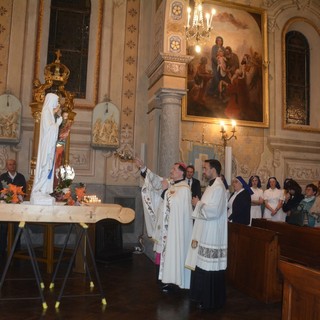 SAluzzo, celebrazione al Santuario delal Consolata, dove è giunto il reliquario con le reliquie di Santa Bernardette - foto tratta dal sito della Diocesi SAluzzo, celebrazione al Santuario delal Consolata, dove è giunto il reliquario con le reliquie di Santa Bernardette - foto tratta dal sito della Diocesi