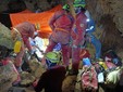 I soccorsi all'interno della grotta I soccorsi all'interno della grotta