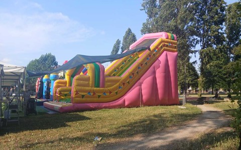 Saluzzo, parco giochi gonfiabili al Parco Gullino