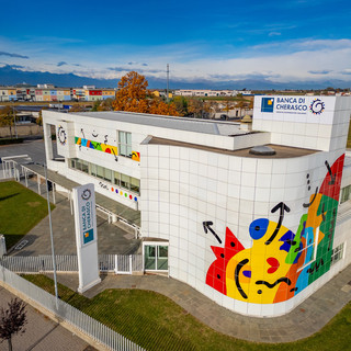 L'arte di Coco Cano colora la sede della Banca di Cherasco L'arte di Coco Cano colora la sede della Banca di Cherasco
