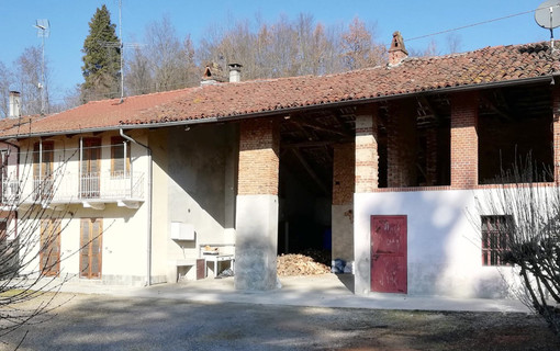 La cascina che il Comune ha da poco acquistato per realizzarvi il futuro museo della viticoltura