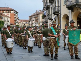 Saluzzo, Raduno fanfare alpini per i 65 anni di Ana Monviso- foto Paola Ravazzi Saluzzo, Raduno fanfare alpini per i 65 anni di Ana Monviso- foto Paola Ravazzi