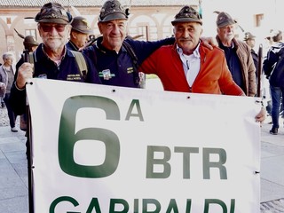 Momenti del 29° raduno degli Artiglieri del Gruppo Aosta - foto Paola Ravazzi Momenti del 29° raduno degli Artiglieri del Gruppo Aosta - foto Paola Ravazzi