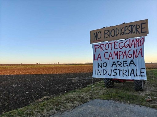 Il presidio  contro il biodigestore di Ruata Eandi