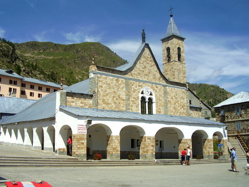 Il santuario di Sant'Anna di Vinadio, a oltre 2mila metri sul livello del mare