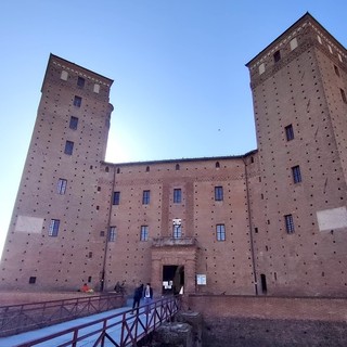 Vanni Oddera torna a Fossano con “Salta il Castello”: sport, mototerapia e inclusione in Piazza Castello Vanni Oddera torna a Fossano con “Salta il Castello”: sport, mototerapia e inclusione in Piazza Castello