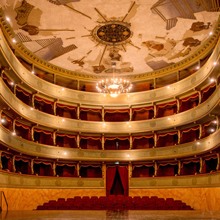 Sala M. Torta Molin del Teatro di Alba (foto Stefania Spadoni) Sala M. Torta Molin del Teatro di Alba (foto Stefania Spadoni)