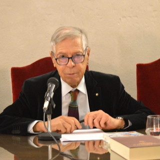 Lo scrittore Ernesto Ferrero, ospite della presentazione tenuta a villa Tornaforte Aragno