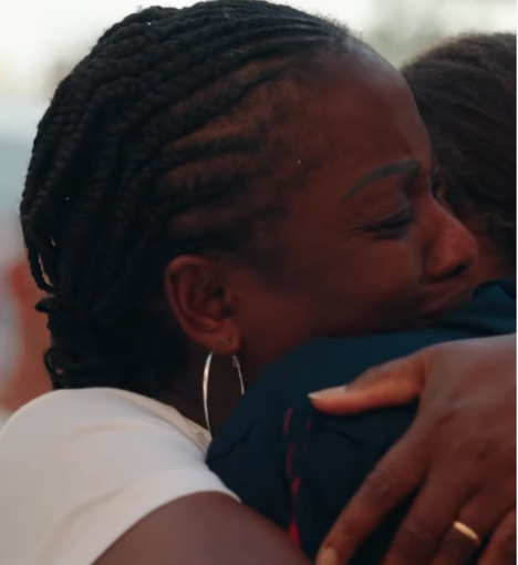 Le lacrime di mamma Helen e quella frase detta alla figlia prima di ogni gara: "Metti impegno" [VIDEO]