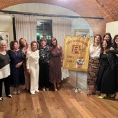 Socie Zonta con la presidente Silvia Quaranta e il nuovo direttivo Socie Zonta con la presidente Silvia Quaranta e il nuovo direttivo