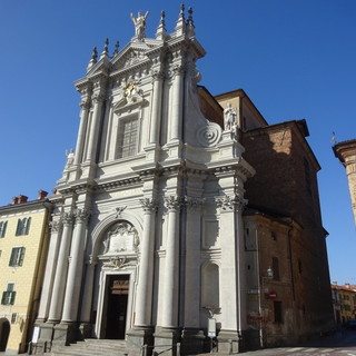 In foto la chiesa parrocchiale di S. Andrea Apostolo a Bra In foto la chiesa parrocchiale di S. Andrea Apostolo a Bra
