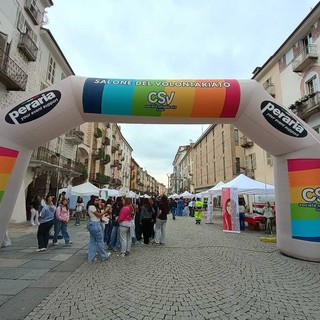 Via Roma si apre ai giovani: successo per il Salone del Volontariato a Cuneo Via Roma si apre ai giovani: successo per il Salone del Volontariato a Cuneo
