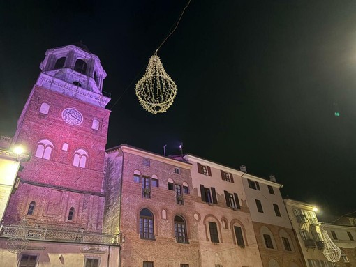Le nuove luminarie natalizie in piazza Santarosa saranno accese nell'ultimo finesettimana di novembre Le nuove luminarie natalizie in piazza Santarosa saranno accese nell'ultimo finesettimana di novembre