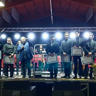 I sette nuovi direttori d'orchestra con il maestro Donato Renzetti I sette nuovi direttori d'orchestra con il maestro Donato Renzetti
