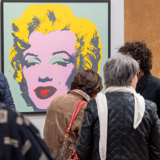 Cherasco, la Pop Art si respira: al Salmatoris un viaggio tra profumi e colori