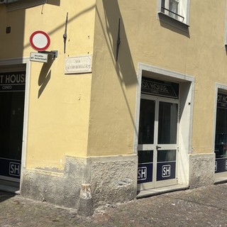 La Sala da gioco all'angolo tra via Cacciatori delle alpi e via Savigliano, nel centro storico