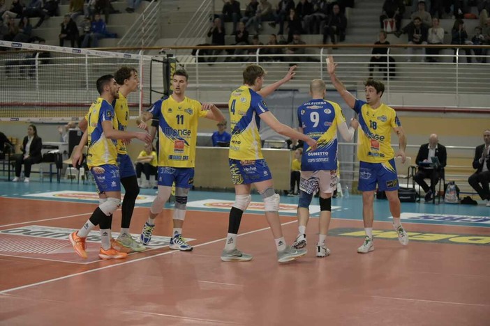 L'esultanza dei saviglianesi dopo un'azione (Foto Silvano Carta)