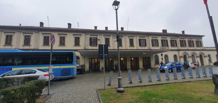 La stazione ferroviaria di Savigliano La stazione ferroviaria di Savigliano