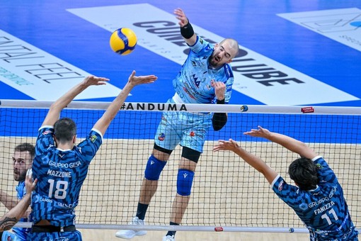 Dopo l'addio di Sedlacek in settimana, domani Cuneo affronta Monza al palazzetto Dopo l'addio di Sedlacek in settimana, domani Cuneo affronta Monza al palazzetto