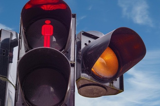 Cuneo, semaforo di Borgo San Giuseppe fuori servizio: in corso le procedure per il ripristino Cuneo, semaforo di Borgo San Giuseppe fuori servizio: in corso le procedure per il ripristino