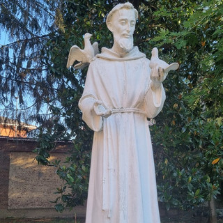Statua di San Francesco Statua di San Francesco