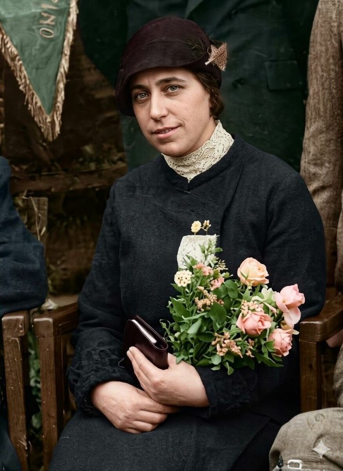 Clotilde Faramia Luciano all'inaugurazione della sede degli Alpini di Savigliano dopo la seconda Guerra mondiale Clotilde Faramia Luciano all'inaugurazione della sede degli Alpini di Savigliano dopo la seconda Guerra mondiale