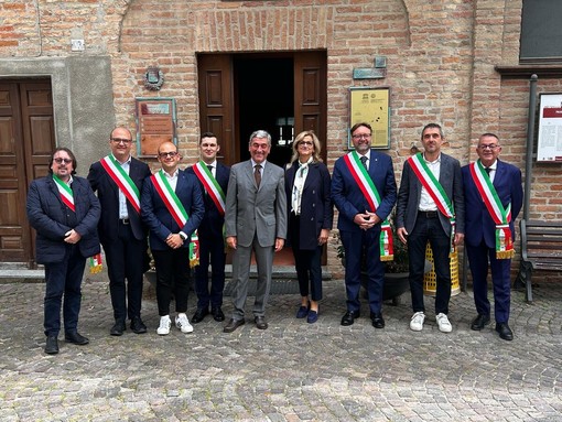 Sicurezza, Pnrr e caporalato: i sindaci delle Langhe incontrano prefetto e questore a Neive