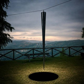 A Mombarcaro il primo "Notturno" tra stelle e land art: inaugurata "Sospensione gravitazionale"